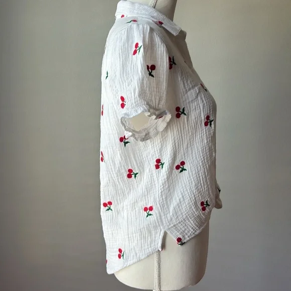 Mom Ami | Cherry Embroidered White Button-Up Blouse - Picture 6 of 9
